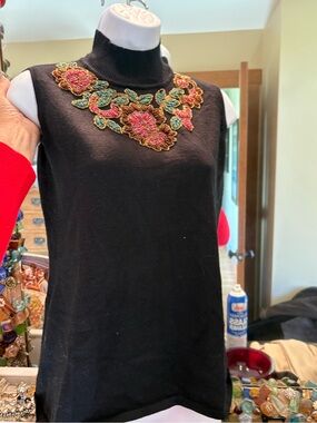 RARE VINTAGE Carol Patterson Sleeveless Sweater Beaded Floral Sleeveless Mock M